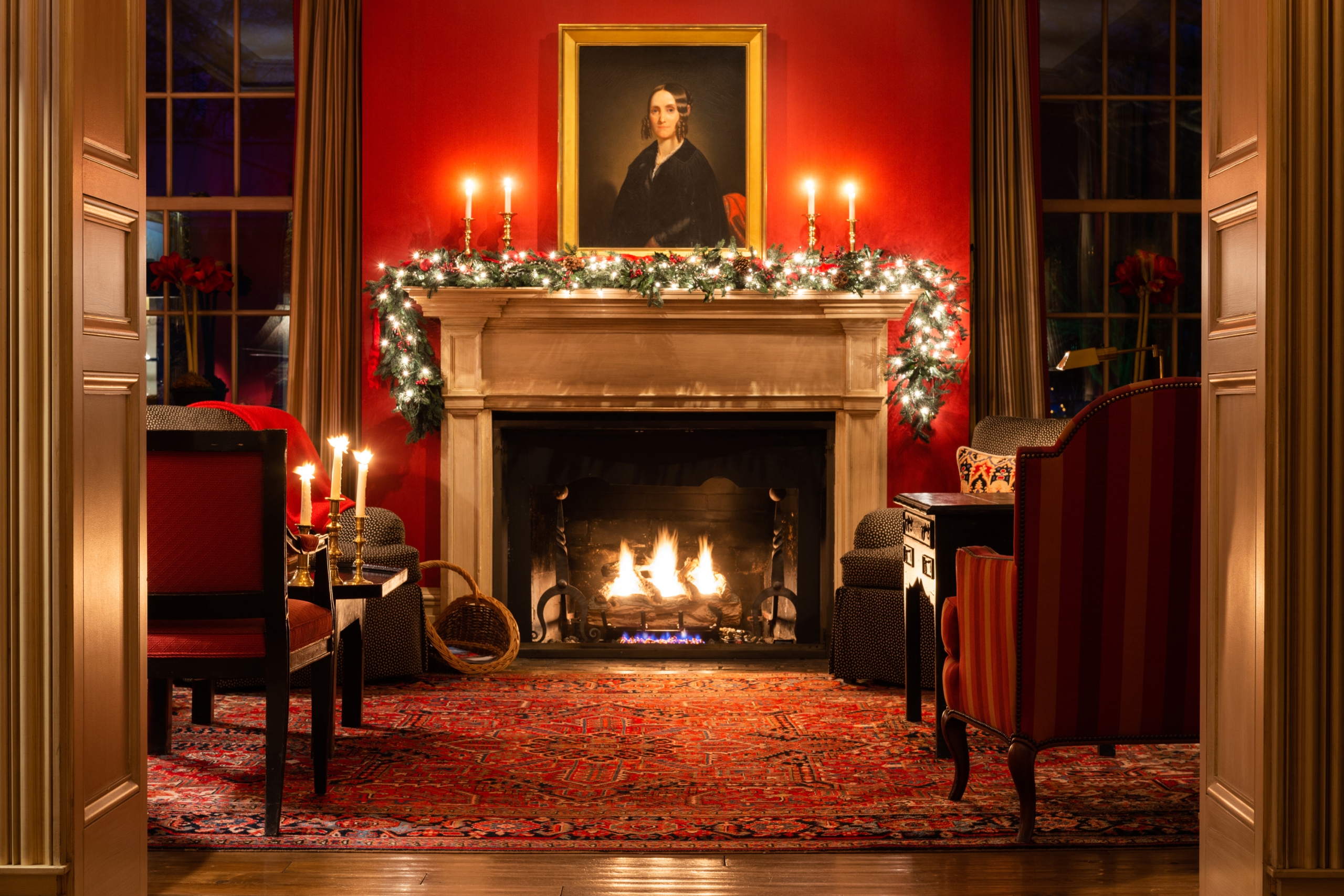 Holiday decor on fireplace in Parlor room.